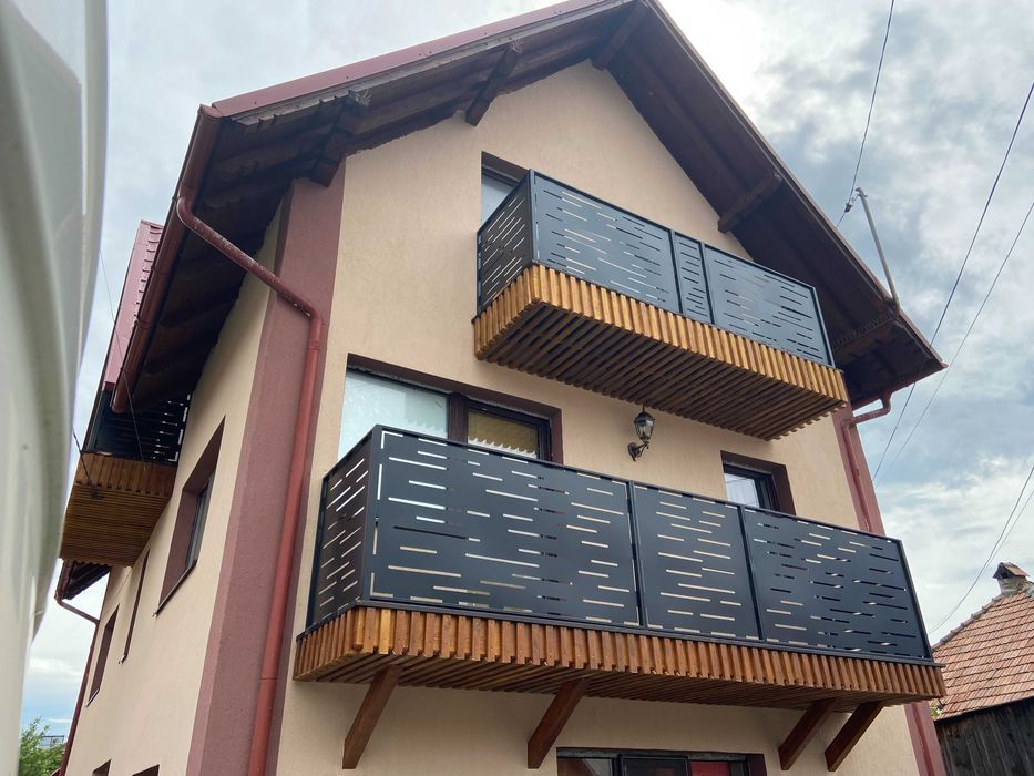 Garduri ,Balustrade si Ansambluri porti