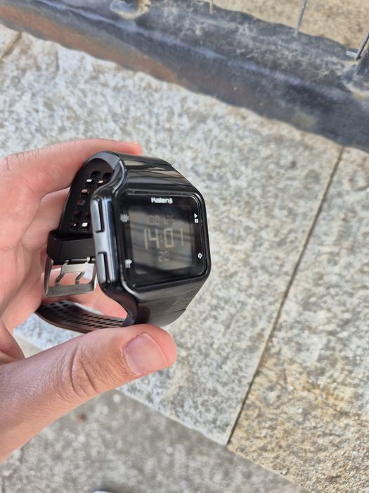 Часовник спортно елегантен