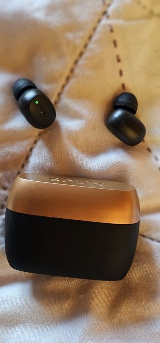 Продавам безжични слушалки Solux