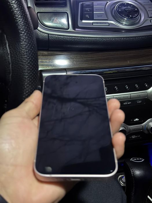 iphone 13 гарантией