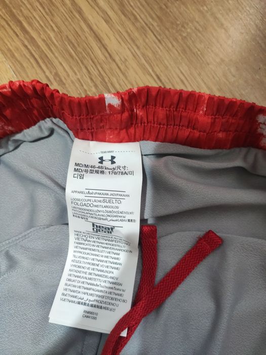 Pantaloni scurți de damă Under Armour mărimea M