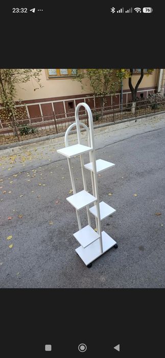 Gul podstafka oq va  tilla rang