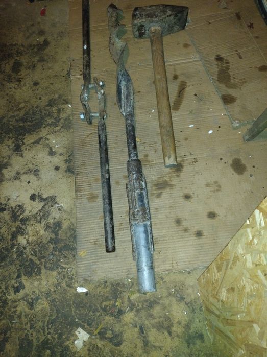 Scule forat-foraj puțuri -pompe