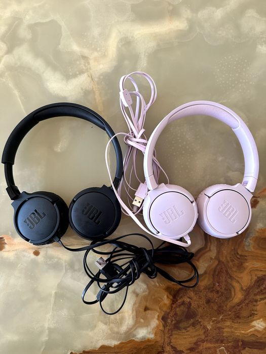 Седем парчета  лушалки JBL  Live 660NC, Tune 760NC, Live 460NC,  Tune 660NC  (DEMO / за части)