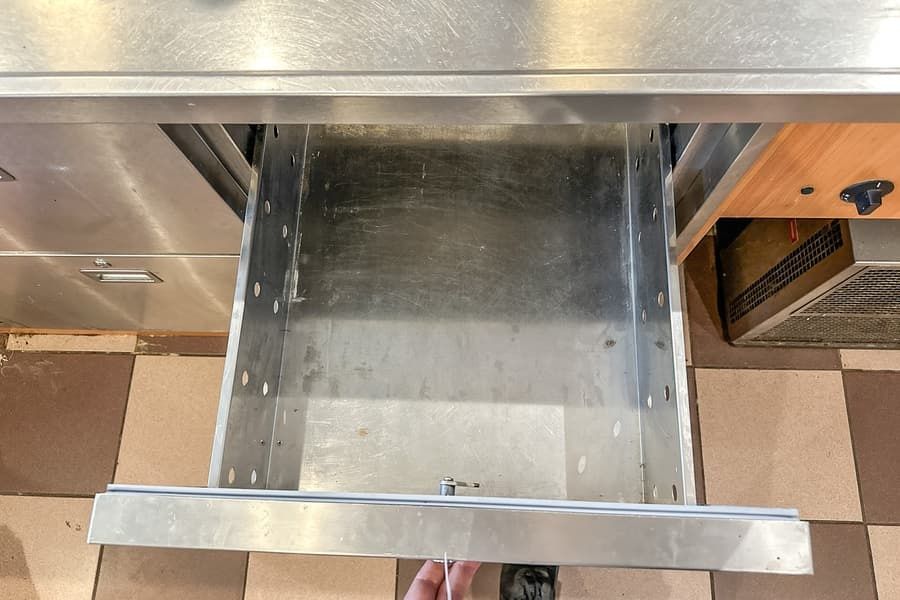 Bar complet cu agregat de răcire