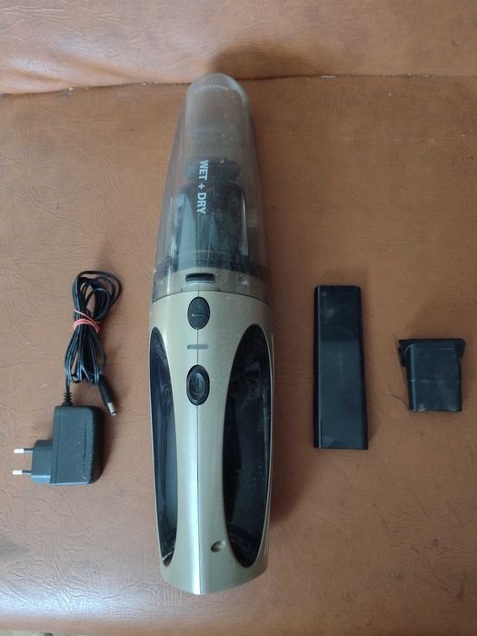 Aspirator mini pentru casa sau masina