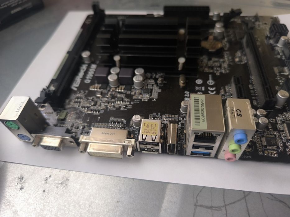 Placă de bază AsRock Q1900M