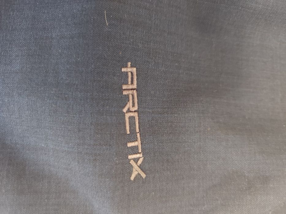 Продавам панталон ARCTIX