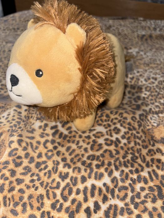 Плюшена играчка лъвче