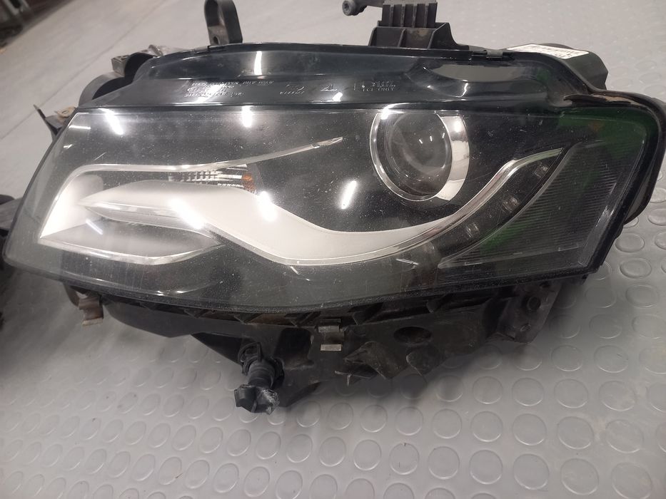 Фарове Audi A4 B8