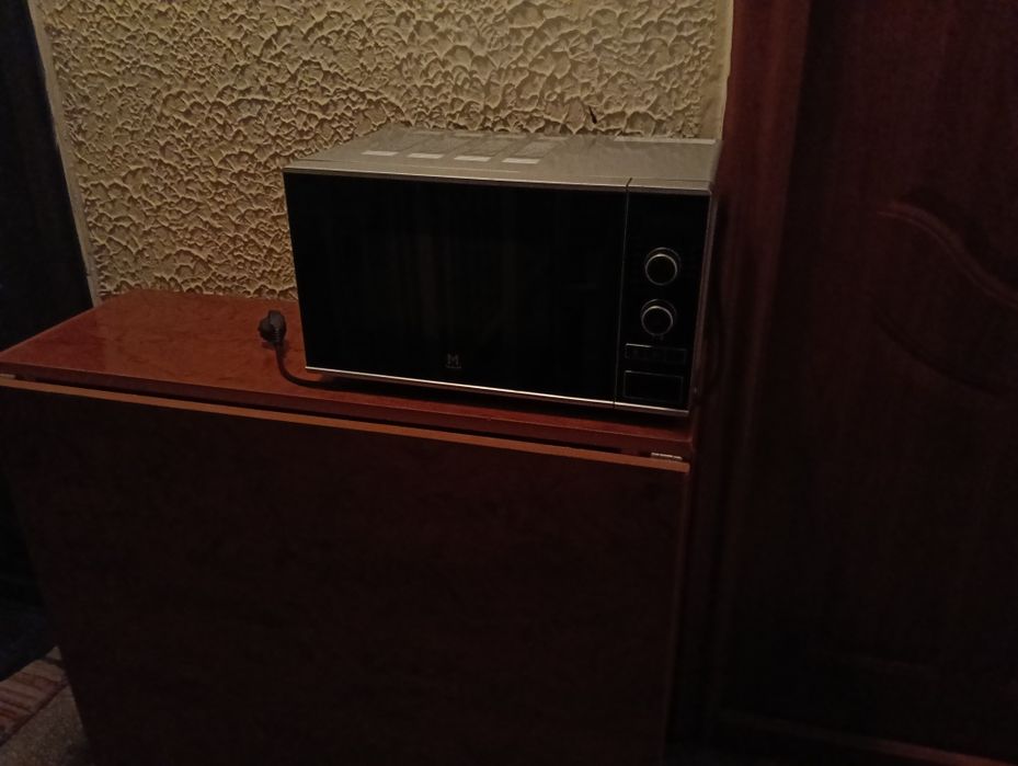 De vânzare  ,masa de 12 persoane