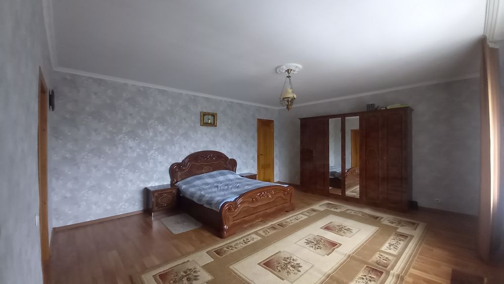 Продам спальный гарнитур