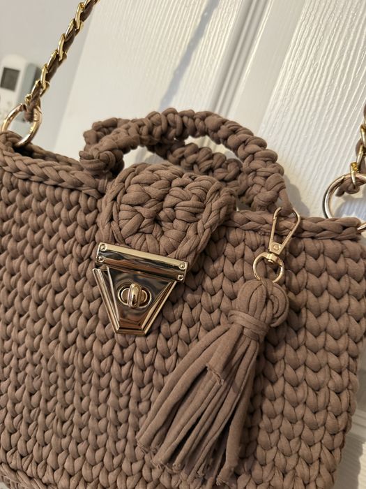 Дамска чанта, не е носена