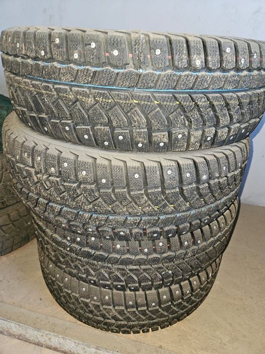 Зимный шина 195×65 R15.Новый