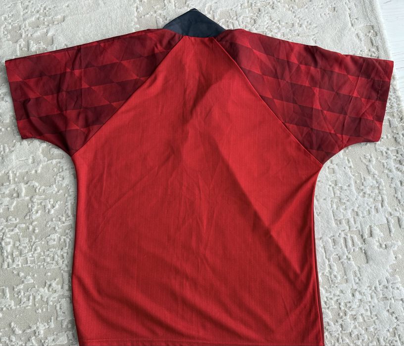 Vand tricou de fotbal Manchester United