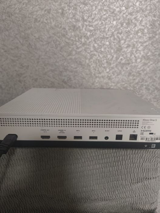 X Box One S работещ