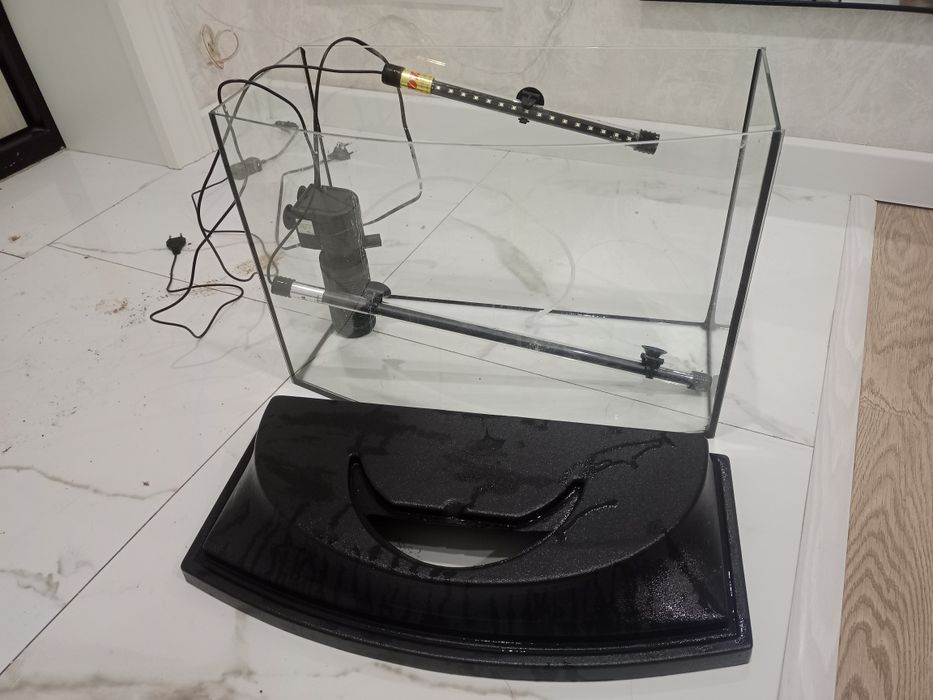 Аквариум продаётся срочна