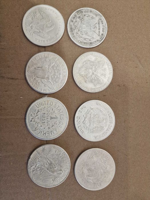 Американски монети долари