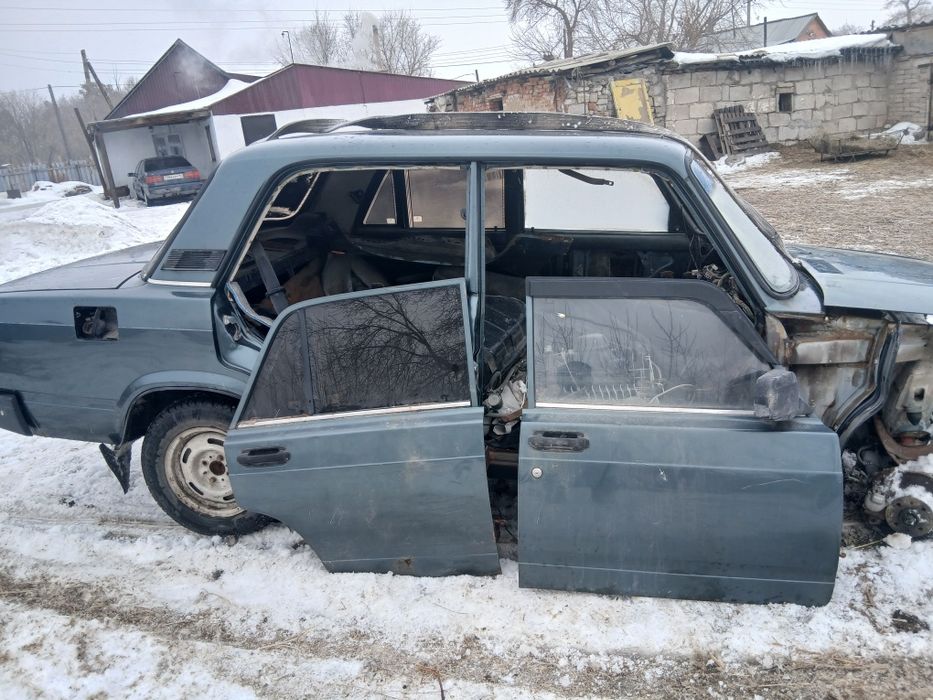 Продам телевизор и парог на жигули