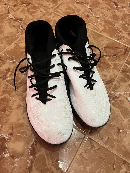 Футболни обувки Nike PHANTOM LUNA