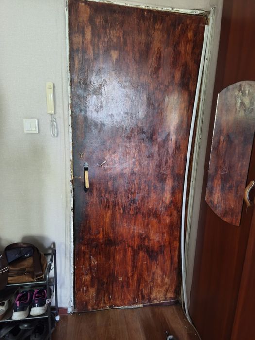 СРОЧНО продам железную дверь