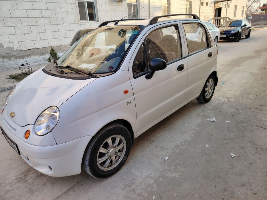 Matiz sotiladi, holati alo