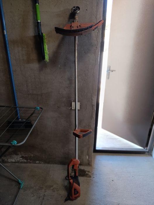 Продам триммер для сада