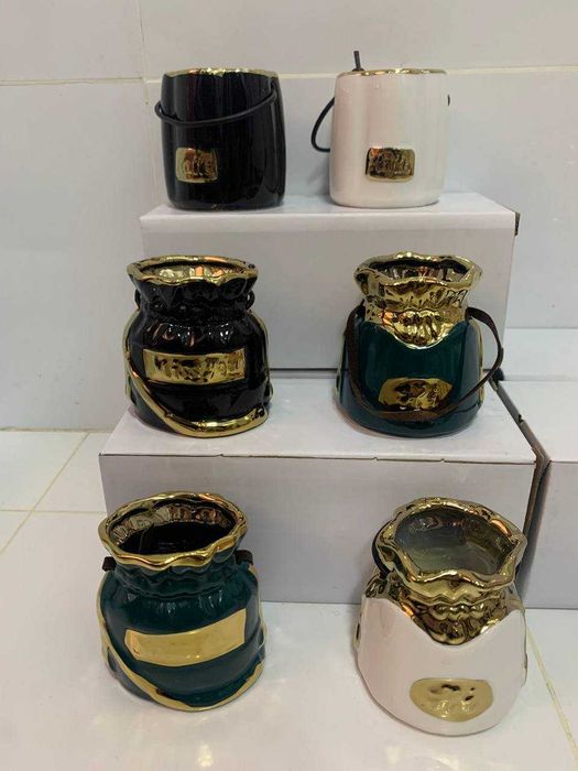 горшки для цветов.