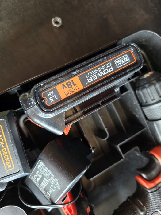 Винтоверт Black & Decker BDCHD18К