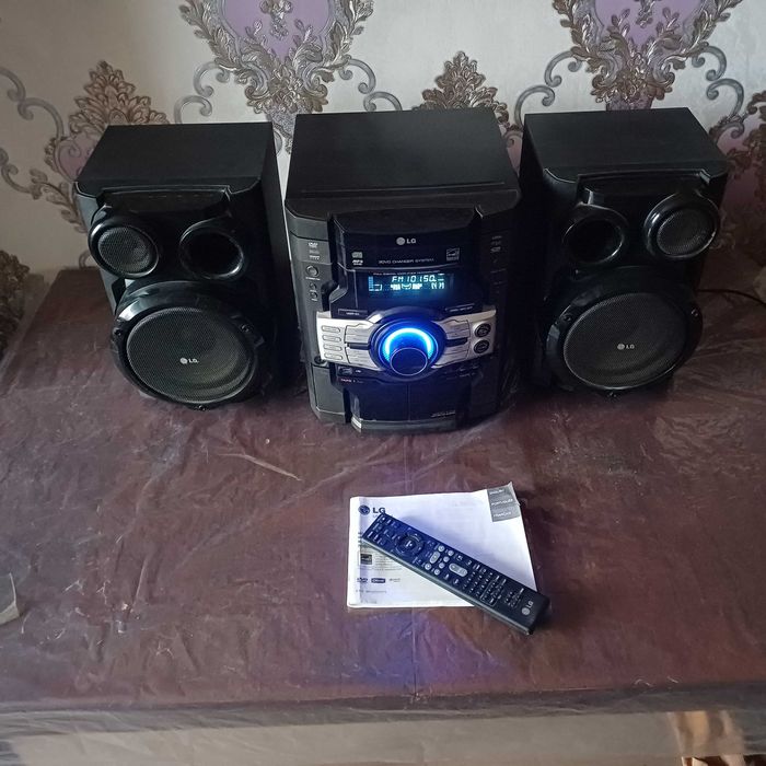 Продам музыкальный центр LG