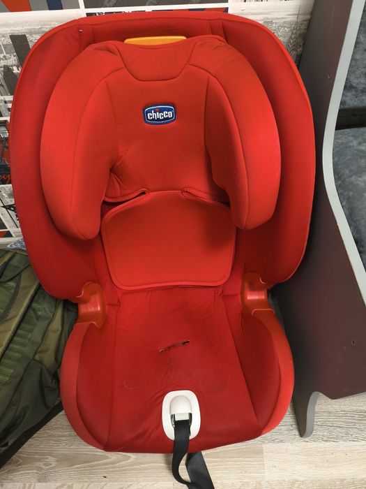 Продам автокресло Chicco