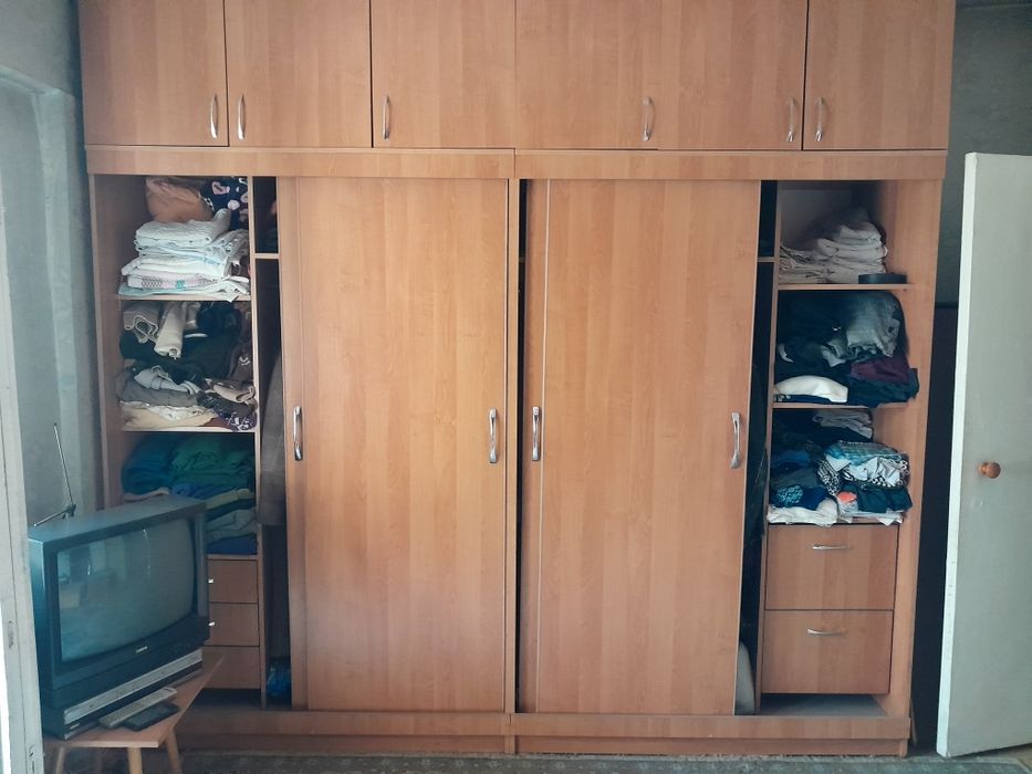 Шкаф шифонер в отличном состоянии.