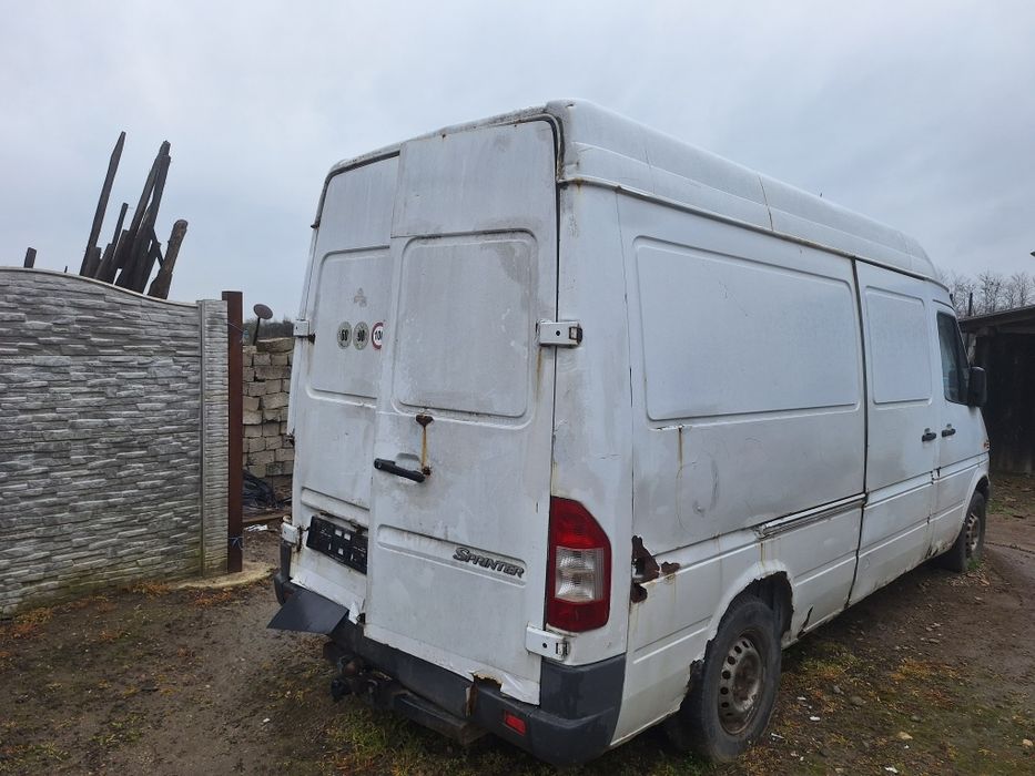 Vând Mercedes sprinter