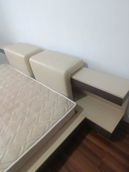 Спалня с Матрак,Скрин и Огледало..