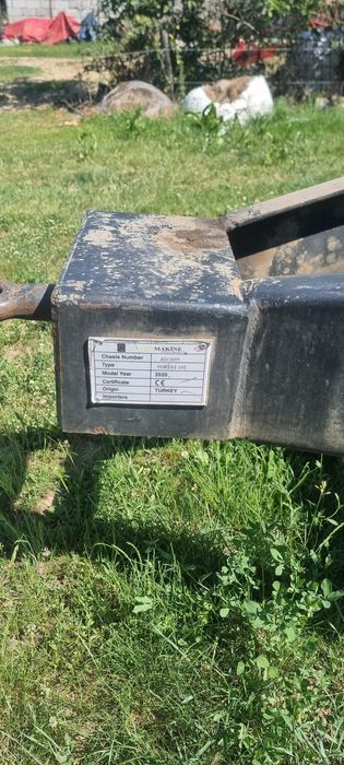 Vând sau schimb remorca forestiera cu macara