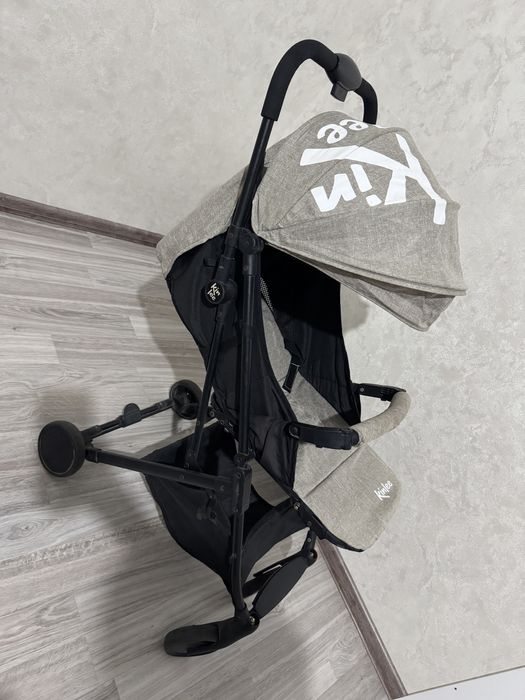 Коляска сатылады, жеңіл.