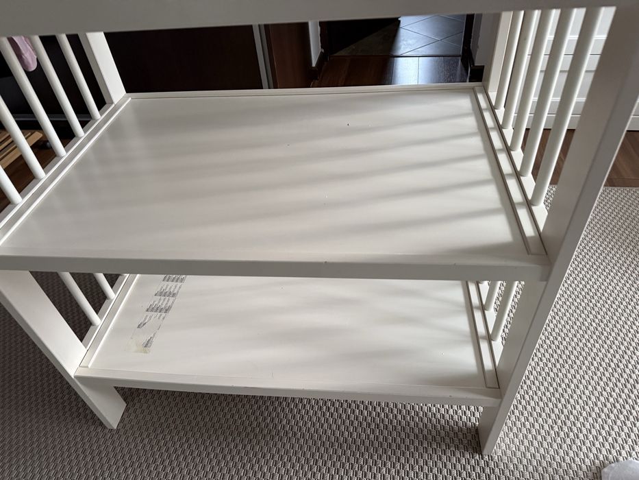 Masa de înfășat Ikea din lemn masiv cu saltea