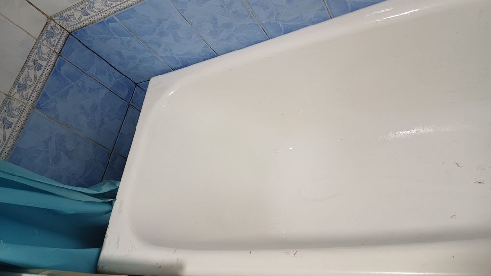 Продам чугунную ванну