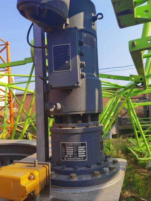 Сотилади ZOOMLION башенный кран 8 тонн, 10 тонн, 12 тонн.