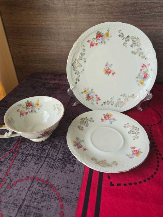 Тройни порцеланови сетове