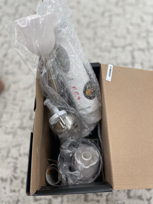 Ручной блендер Redmond RHB-2941