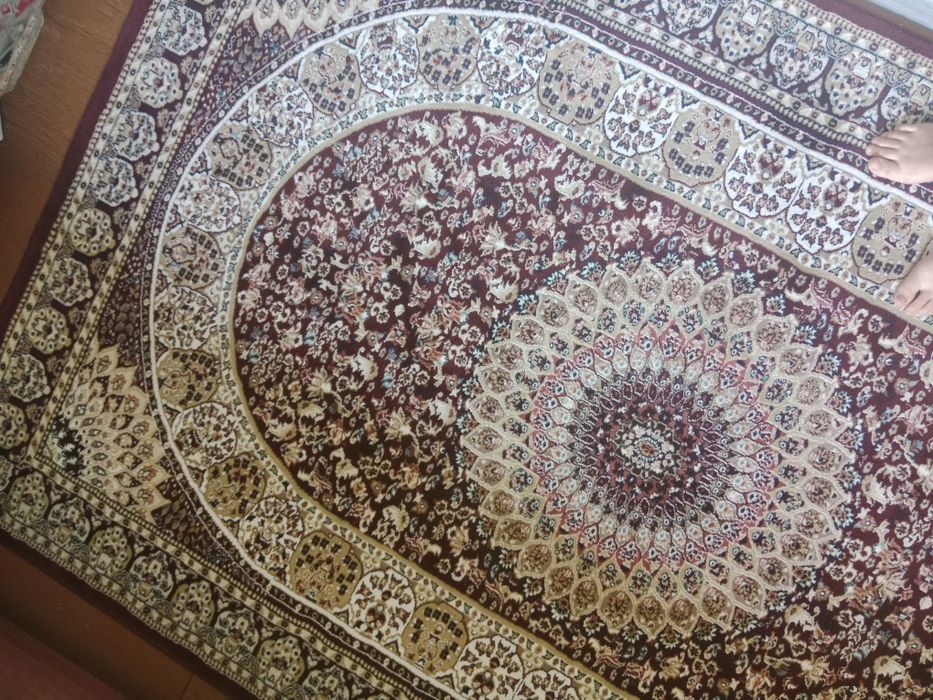 Gilam kafolati bilan berilgan