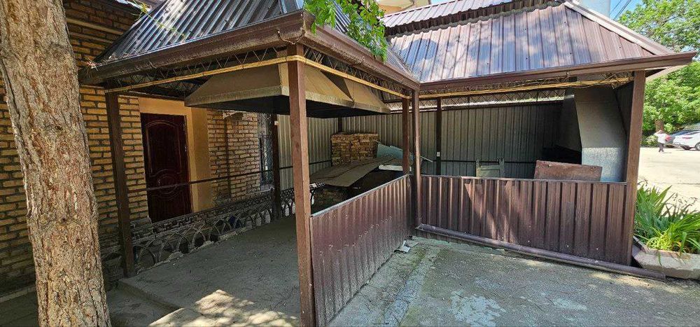 Кафе Сюрприз. 5,6 сот. Ул. Олмачи 14. Рядом Бек. Боло Ховуз. У Бабушки