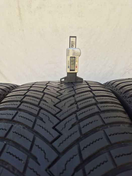 4бр 255 35 19 Pirelli всесезонни 22г