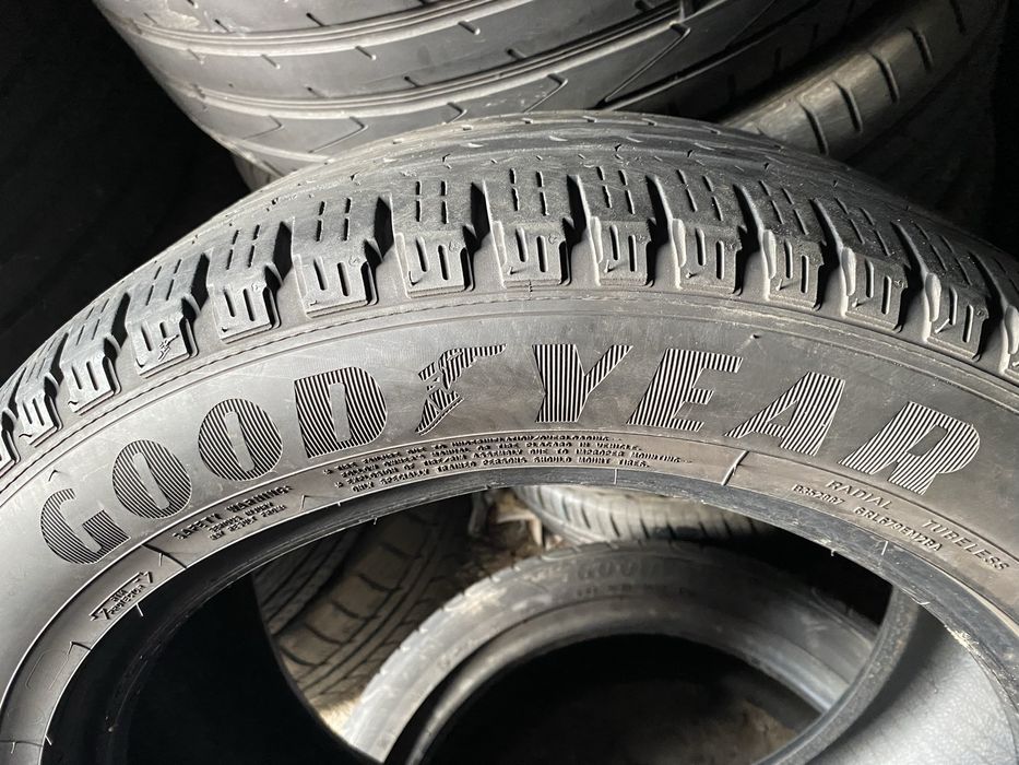 Шины 235/55/18 пара бу гудиер
