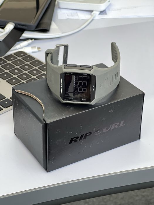 Продавам Rip Curl A1119 – Оригинален Часовник за Водни Спортове