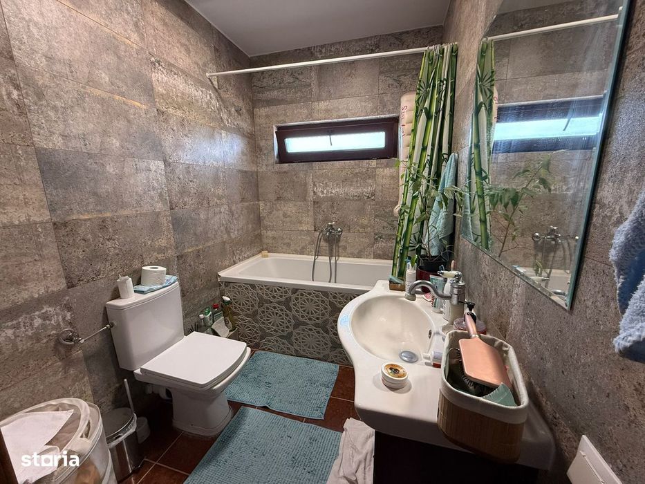 Apartament Spațios 3 Camere, 107 mp, Etaj 3/3 + 2 Parcări