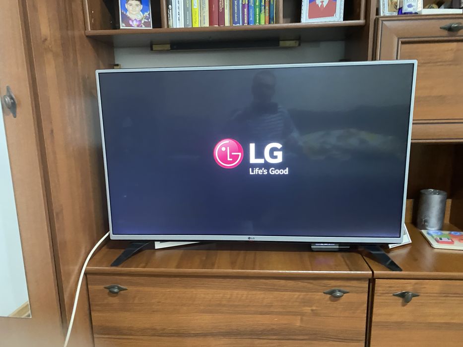 Tv LG diagonala 108