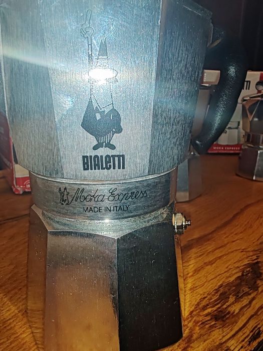 Bialetti /Биалети италиаска класическа кафеварка