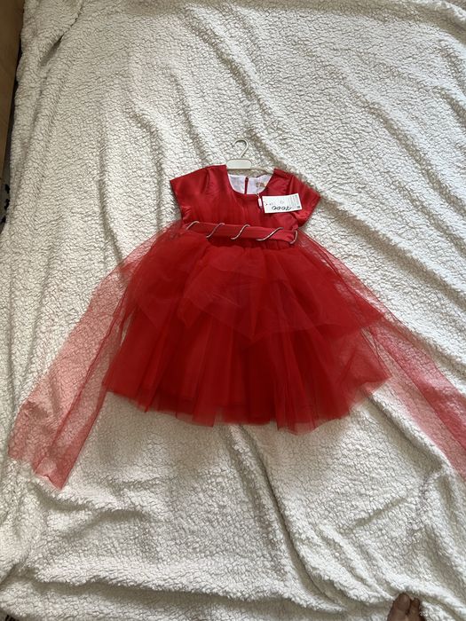 Новое детское платье с биркой
